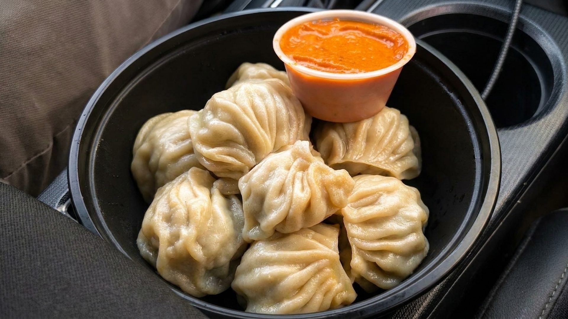 MOMO, made by hand